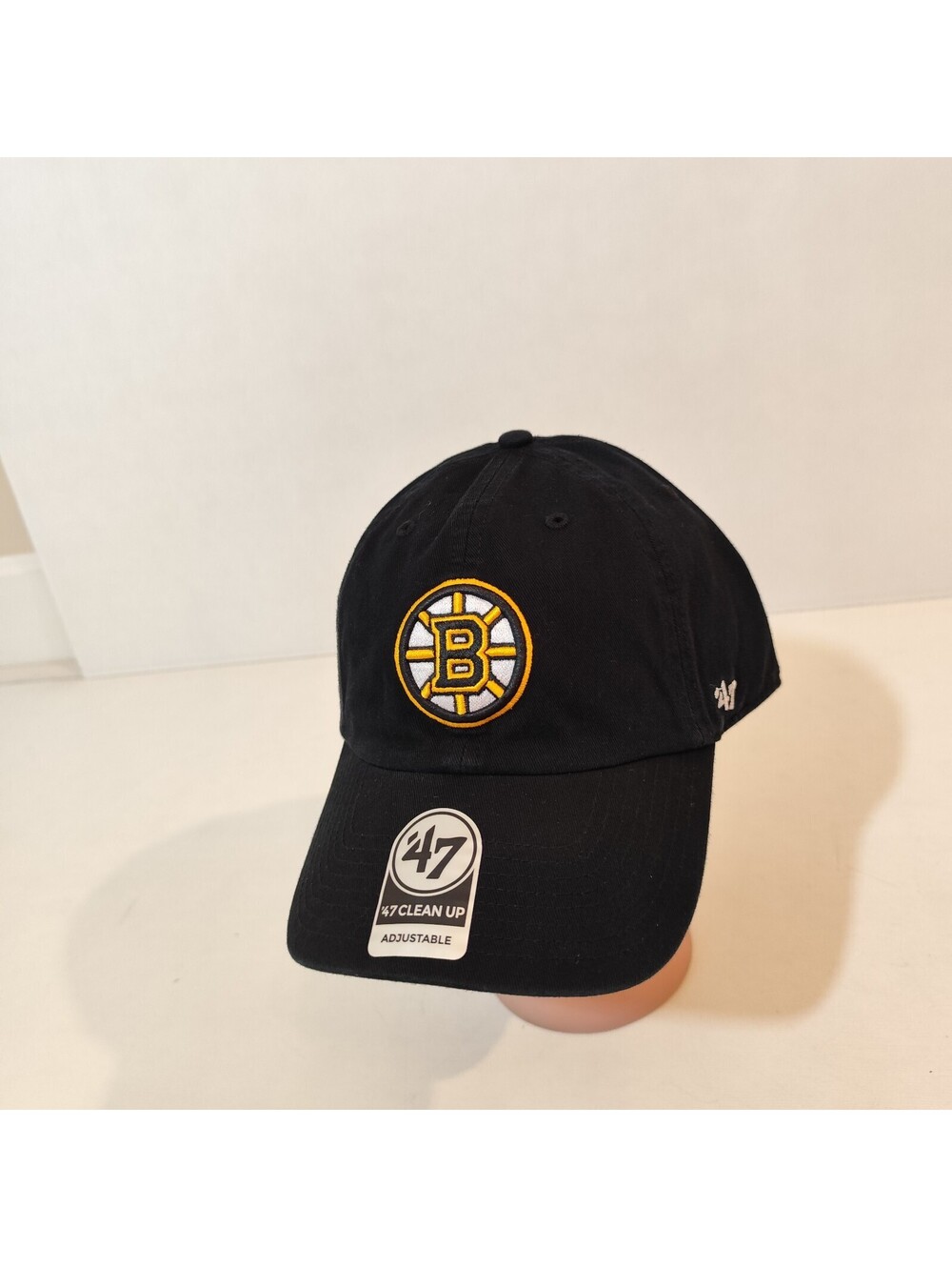 BOSTON BRUINS '47 Brand Clean Up Black NHL Adjustable Strapback Hat (One size)